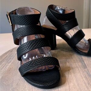 NWOB Vionic Black Blair’s size 7